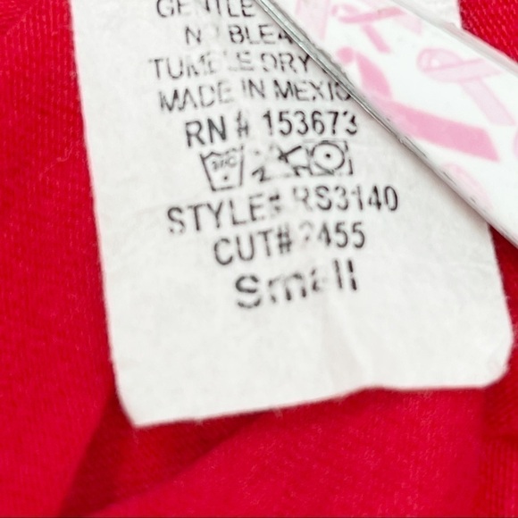 RIOT QUEEN Women’s Red CHILL Cropped Graphic Tee - Picture 7 of 8